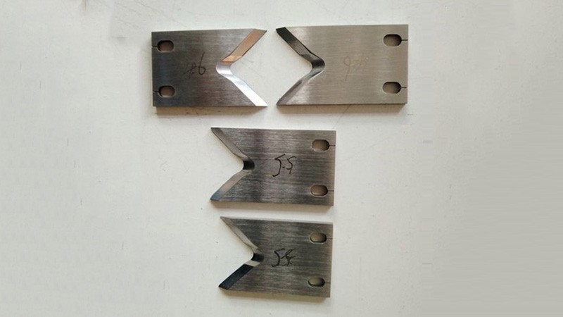 Wire stripper blade